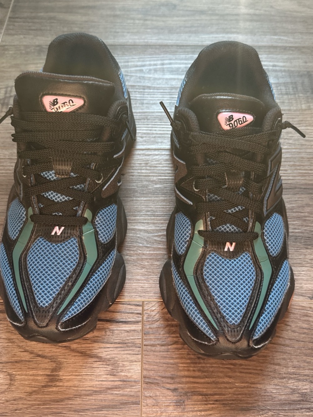 Great condition new balance 9060